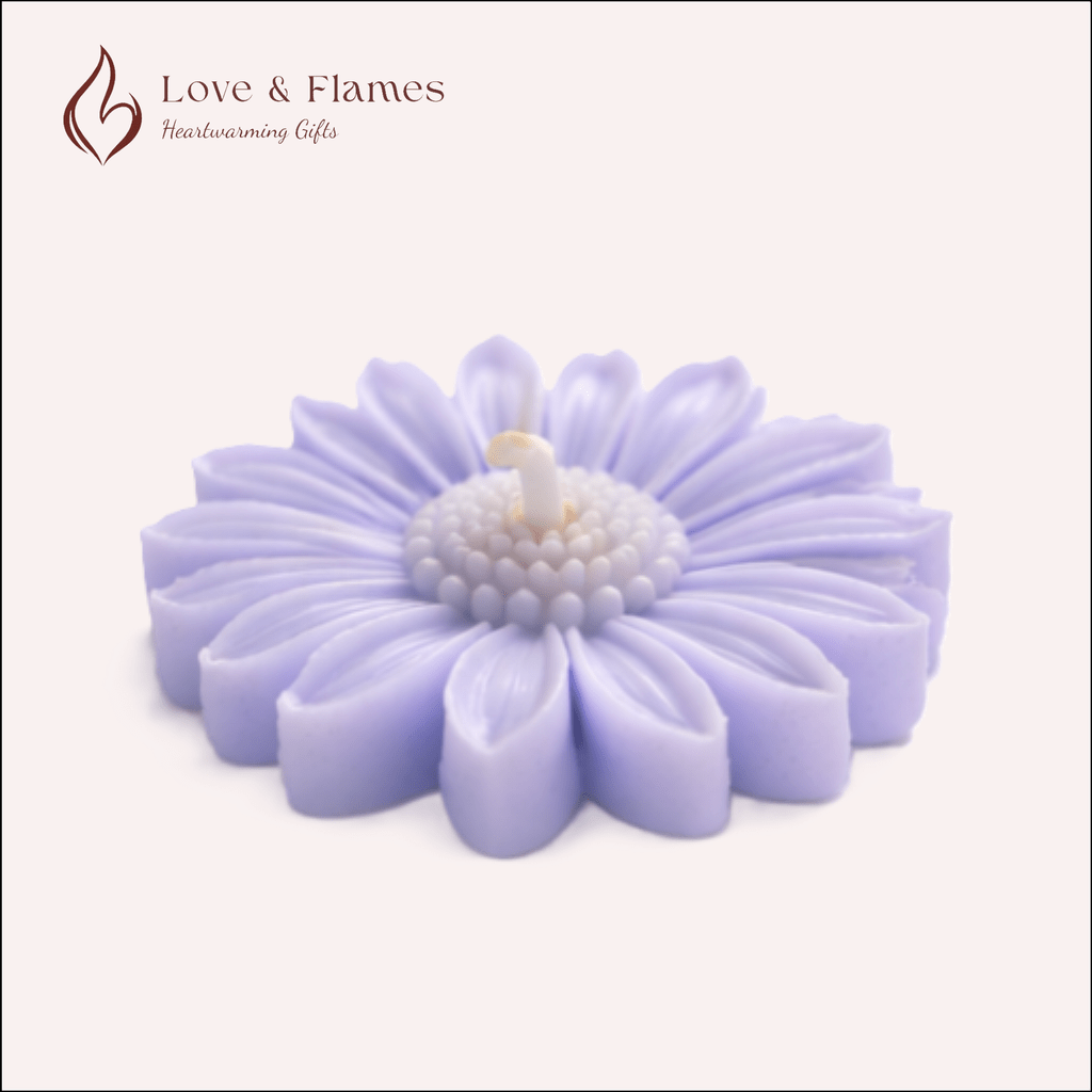 Floating Daisy Scented Candle Color Blue Azure & Fragrance Lily - Love & Flames