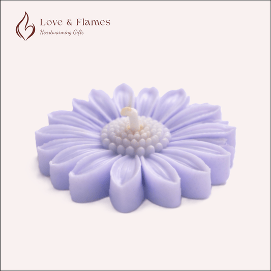 Floating Daisy Scented Candle Color Blue Azure & Fragrance Lily - Love & Flames