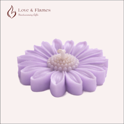 Floating Daisy Scented Candle Color Purple Lavender & Fragrance Lavender - Love & Flames
