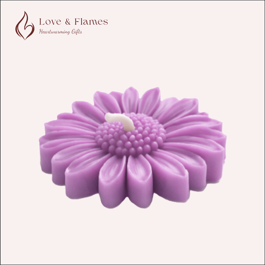 Floating Daisy Scented Candle Color Purple Violet & Fragrance Night Queen - Love & Flames