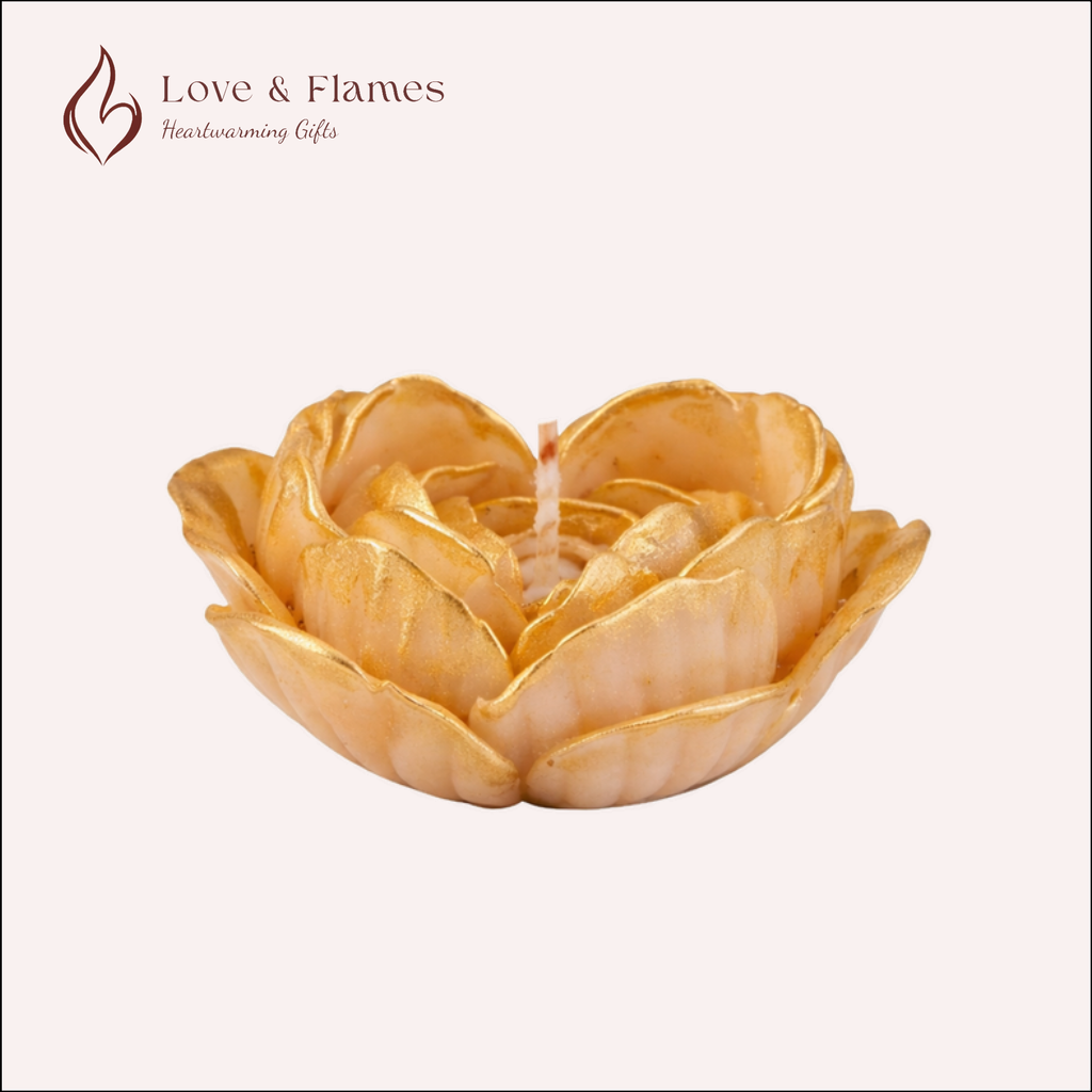 Heart Flower Rose - Scented Candle Color Gold Luxe & Fragrance Vanilla - Love & Flames